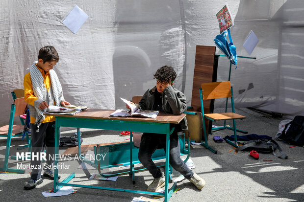 مراسم چهلم شهدای دانش‌آموز میناب در شهرکرد