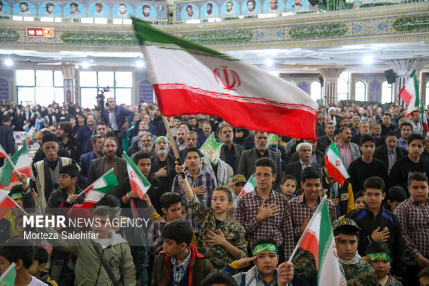 مراسم چهلم شهدای دانش‌آموز میناب در شهرکرد