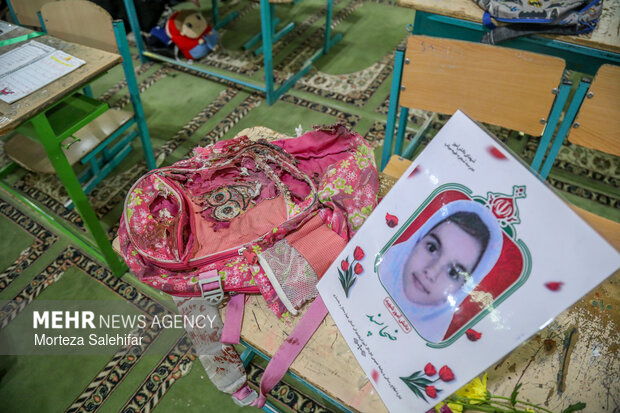 مراسم چهلم شهدای دانش‌آموز میناب در شهرکرد