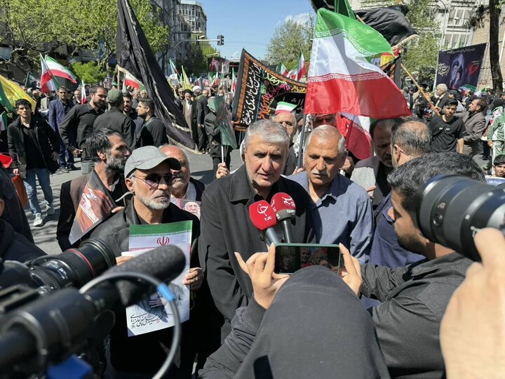 اسلامی: رهبر شهید انقلاب اسلامی راهگشا بودند