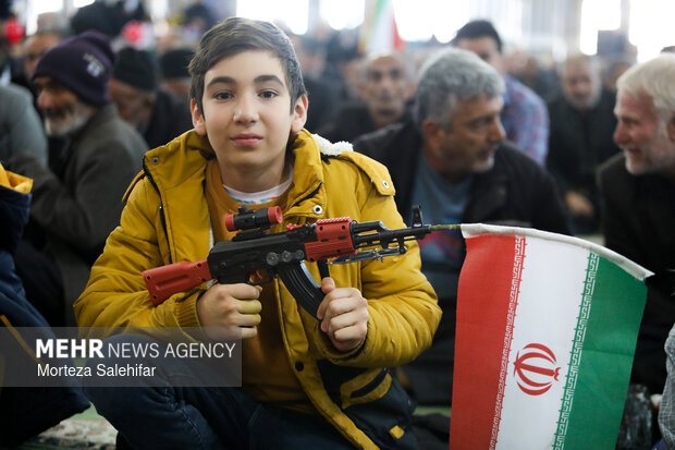 مراسم چهلم شهدای دانش‌آموز میناب در شهرکرد