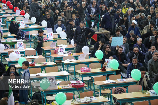 مراسم چهلم شهدای دانش‌آموز میناب در شهرکرد