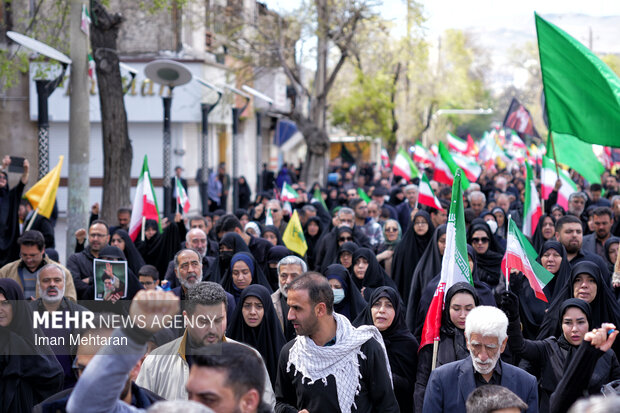 شکوه حضور حماسی مردم کرمانشاه در اربعین رهبر شهید