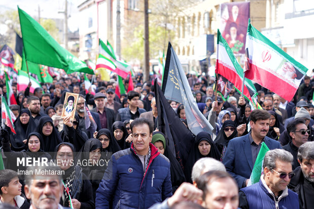 شکوه حضور حماسی مردم کرمانشاه در اربعین رهبر شهید