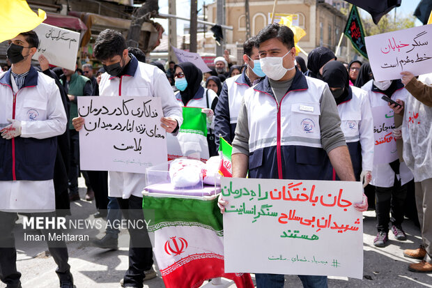 شکوه حضور حماسی مردم کرمانشاه در اربعین رهبر شهید
