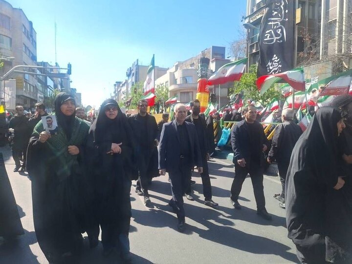 حضور امینحسین رحیمی، وزیر دادگستری در مراسم چهلمین روز شهادت رهبر شهید