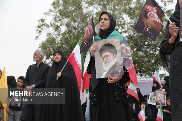 مراسم اربعین رهبر شهید انقلاب و شهدای مدرسه شجره طیبه میناب در بندرعباس