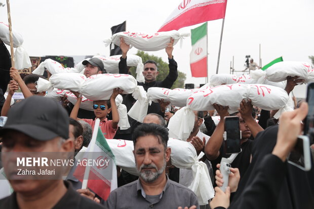 برپایی پویش «حفظ ماندگار قرآن» به نیت شهدای میناب برپایی پویش «حفظ ماندگار قرآن» به نیت شهدای میناب