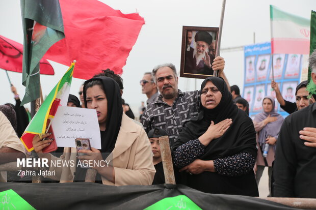 مراسم اربعین رهبر شهید انقلاب و شهدای مدرسه شجره طیبه میناب در بندرعباس