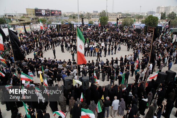 مراسم اربعین رهبر شهید انقلاب و شهدای مدرسه شجره طیبه میناب در بندرعباس