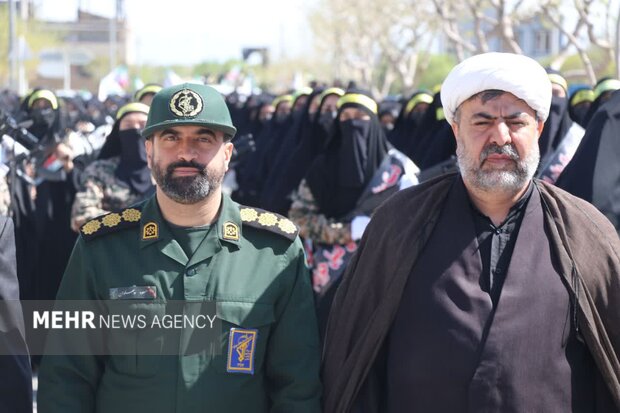 رژه نظامی بانوان بسیجی مشهد