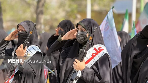 رژه نظامی بانوان بسیجی مشهد