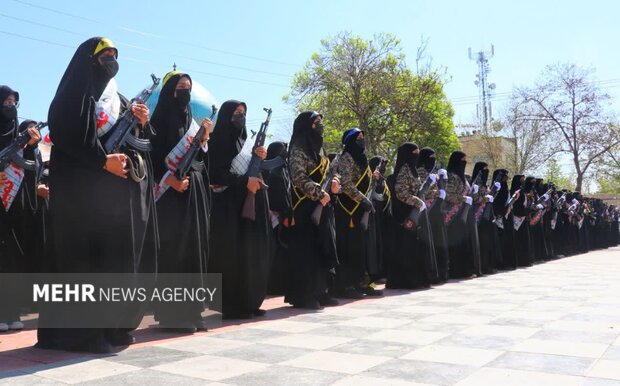 رژه نظامی بانوان بسیجی مشهد