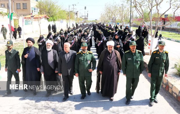 رژه نظامی بانوان بسیجی مشهد