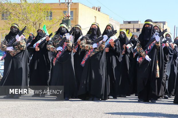 رژه نظامی بانوان بسیجی مشهد