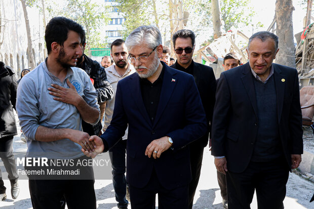 آثار تجاوز به دانشگاه صنعتي شريف