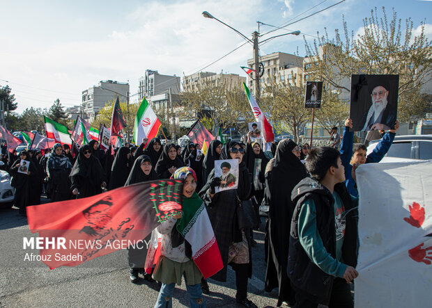اجتماع حمایت از رزمندگان در مقابله با دشمن آمریکایی - صهیونی