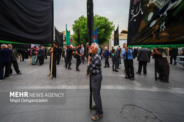 اجتماع و نخل برداری یزدی ها در اربعین شهادت قائد امت