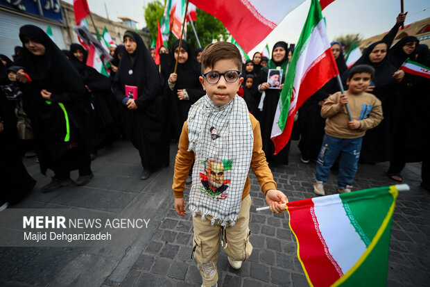 اجتماع و نخل برداری یزدی ها در اربعین شهادت قائد امت