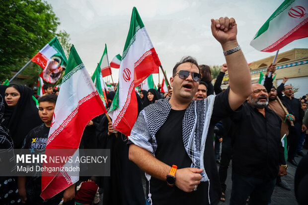 اجتماع و نخل برداری یزدی ها در اربعین شهادت قائد امت