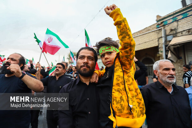 اجتماع و نخل برداری یزدی ها در اربعین شهادت قائد امت