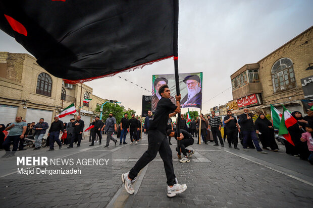 اجتماع و نخل برداری یزدی ها در اربعین شهادت قائد امت