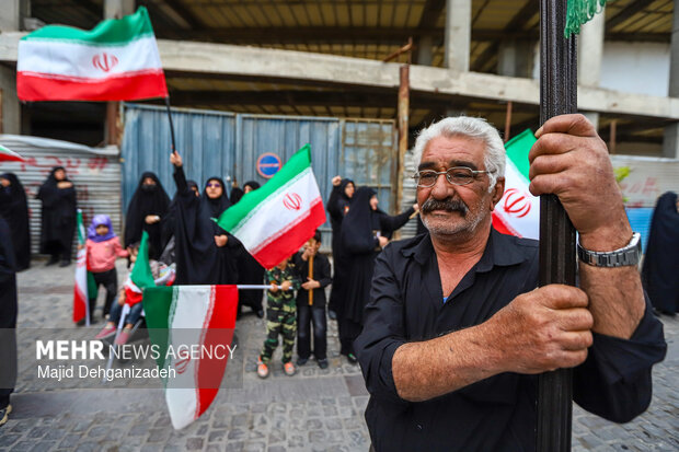 اجتماع و نخل برداری یزدی ها در اربعین شهادت قائد امت