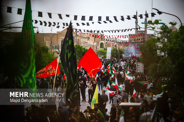 اجتماع و نخل برداری یزدی ها در اربعین شهادت قائد امت