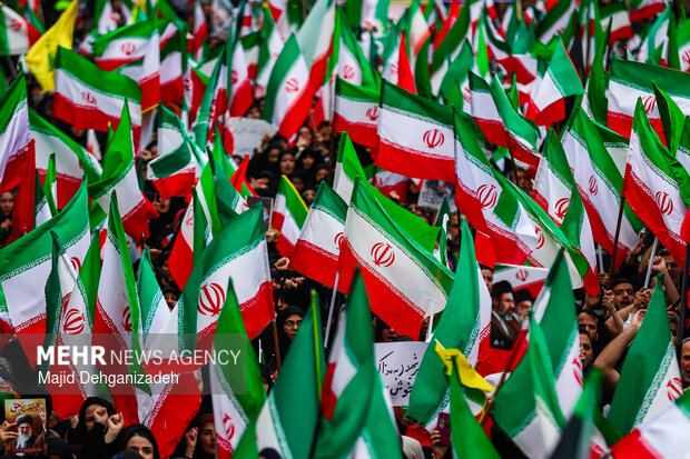 اجتماع و نخل برداری یزدی ها در اربعین شهادت قائد امت