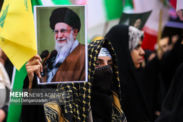 اجتماع و نخل برداری یزدی ها در اربعین شهادت قائد امت