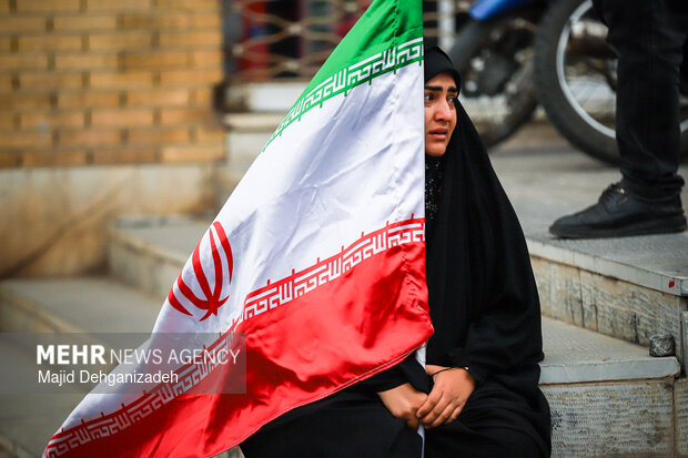 اجتماع و نخل برداری یزدی ها در اربعین شهادت قائد امت