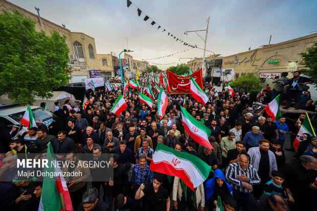 اجتماع و نخل برداری یزدی ها در اربعین شهادت قائد امت