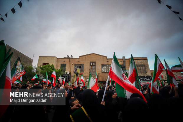 اجتماع و نخل برداری یزدی ها در اربعین شهادت قائد امت