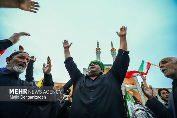 اجتماع و نخل برداری یزدی ها در اربعین شهادت قائد امت