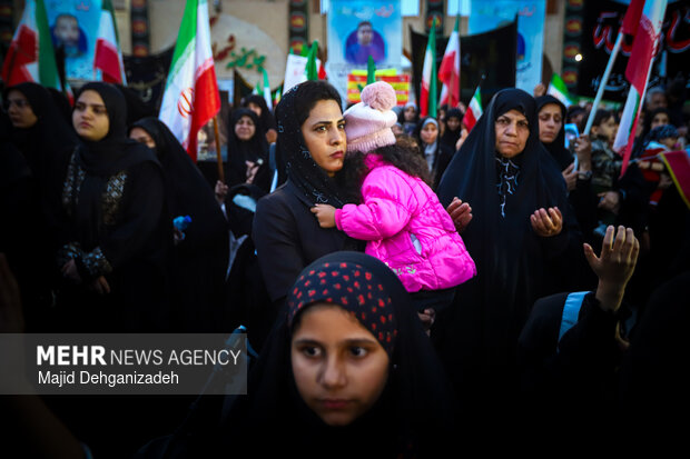 اجتماع و نخل برداری یزدی ها در اربعین شهادت قائد امت