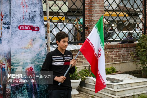 بیعت فرزندان میرزا با سومین امام انقلاب در رشت