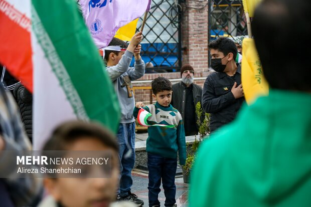 بیعت فرزندان میرزا با سومین امام انقلاب در رشت