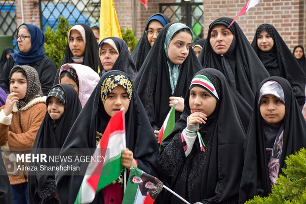 بیعت فرزندان میرزا با سومین امام انقلاب در رشت