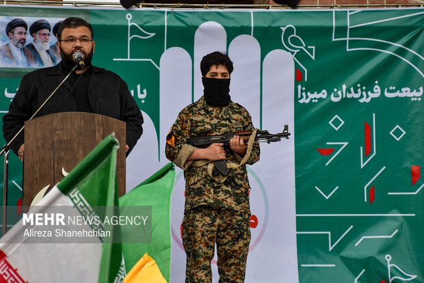 بیعت فرزندان میرزا با سومین امام انقلاب در رشت