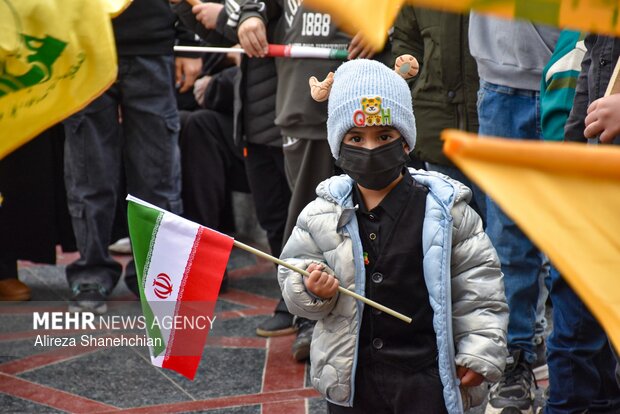 بیعت فرزندان میرزا با سومین امام انقلاب در رشت