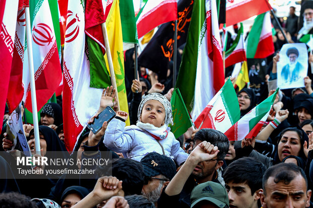 اجتماع به عشق وطن در همدان