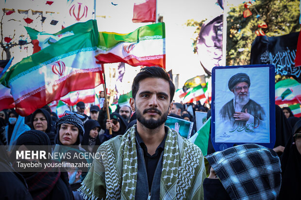 اجتماع به عشق وطن در همدان