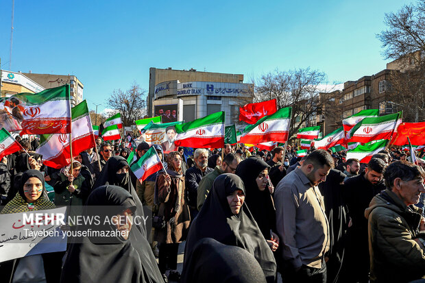 اجتماع به عشق وطن در همدان