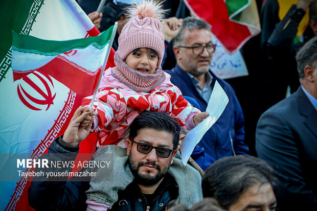 اجتماع به عشق وطن در همدان