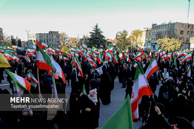 اجتماع به عشق وطن در همدان