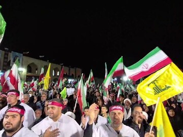 کفن پوشی مردم دارالعباده یزد در اربعین شهادت قائد امت