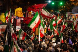 اجتماع مردمی گرمسار؛ بیعت دوباره خادمیاران رضوی با رهبری