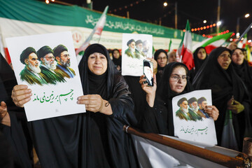 Commemorating 40th day of martyred leader in Ahvaz