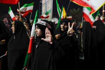 تجمع شبانه مردم اهواز در میدان جمهوری