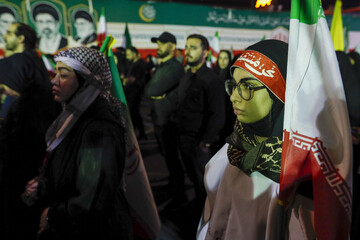 تجمع شبانه مردم اهواز در حمایت از نیروهای مسلح